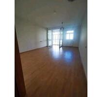 Wunderschöne 1 Zimmer Wohnung mit Einbauküche als Kapitalanlage - Hof Neuhof