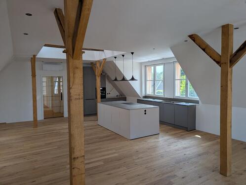 Foto - Exklusive Dachgeschosswohnung mit Design-Küche & Sichtbalken