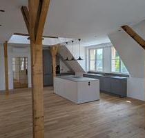 Exklusive Dachgeschosswohnung mit Design-Küche & Sichtbalken - Neuenhaus