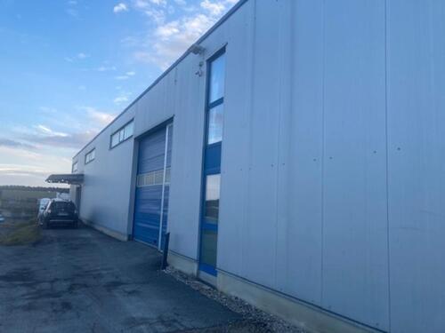 Foto - Lagerhalle bis 350qm, Bürofläche bis zu 155qm, beheizt,großes Tor