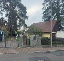 Älteres kleines Haus mit wunderschönen Baumbestand - Cadolzburg