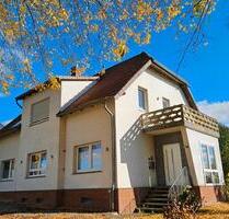 Freistehendes Einfamilienhaus in Warburg-Menne mit PV-Anlage