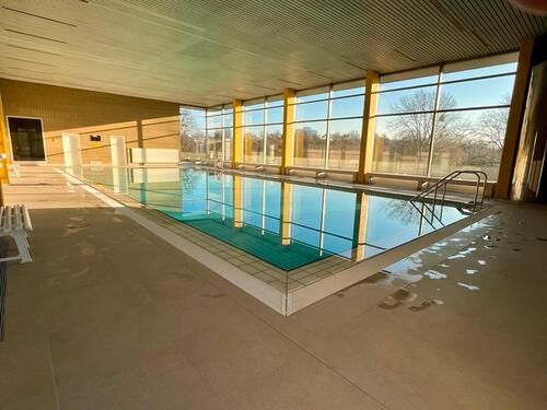 Foto - SCHMUCKSTÜCK! Voll möblierte Wohnung mit eigenem Hallenbad+Sauna