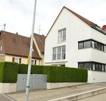 Helle 2,5-Zimmer-DG-Maisonette-Wohnung mit toller Aussicht in EFH - Leinfelden-Echterdingen