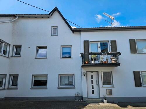 Foto - Wohnhaus in Niederzeuzheim zu vermieten