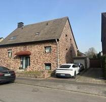 Attraktive 4 Zimmerwohnung - 1.300,00&nbsp;EUR Kaltmiete, ca.&nbsp; 120,00&nbsp;m&sup2; in Moers (PLZ: 47445) Rheinkamp