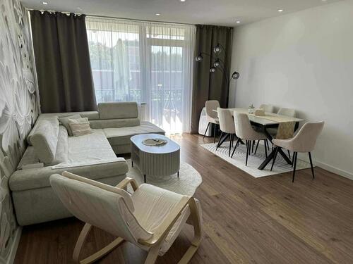 Foto - Helle 3-Zimmer-Wohnung mit 2 Balkonen in Bergl