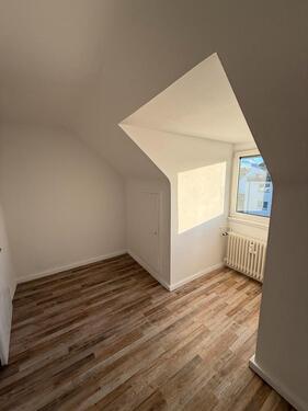 Foto - Dachgeschoßwohnung in Wiesbaden zur Miete