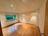 Foto - Von privat 4-Zimmer EGHochparterre mit Balkon & 2 Stellplätzen