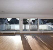 Attraktive 3-Zimmer-Wohnung mit zwei großen Balkonen und Einbauküche - Täferrot