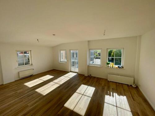 Foto - Neu Renovierte 3 Raum Wohnung - 91 m2
