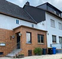 Wohn- und Geschäftshaus mit großer Scheune, Hof und Garagen - Lorch