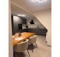 Hochwertige Dachgeschosswohnung mit Balkon in kernsaniertem Haus - Hameln Kernstadt