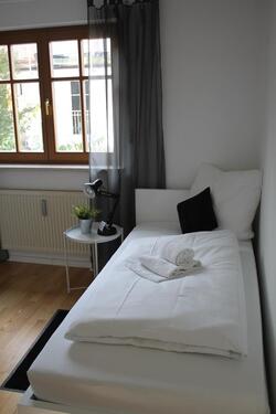 Foto - schöne, helle, 3 Zimmer Wohnung mit 4 Einzelbetten in München