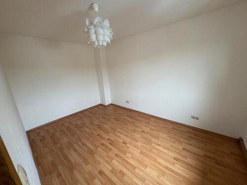 Foto - Zwei Raum Wohnung 2.OG ab Juni zu vermieten