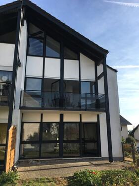 Foto - Doppelhaushälfte mit Garten, Terrasse, Balkon, nagelneuer Küche