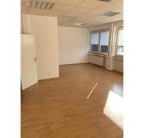 Büroräume oder Praxisräume mit Terrasse | ca. 100 qm | Vermietung - Siegen Dillnhütten