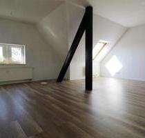 gemütliche 3-Zimmer im Dachgeschoß - Burgstädt