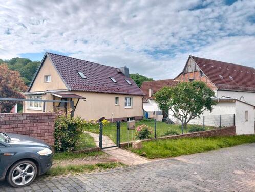 Foto - Haus Einfamilienhaus Mehrfamilienhaus Grundstück Garagen Garten