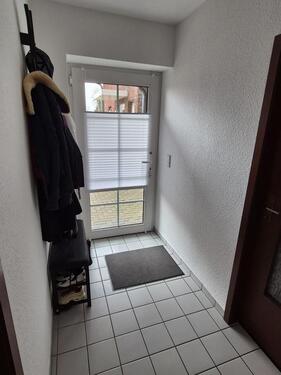 Foto - 5-Zimmer-Wohnung mit eigenem Garten, großer Garage und Stellplatz