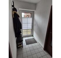 5-Zimmer-Wohnung mit eigenem Garten, großer Garage und Stellplatz - Wesel Bislich