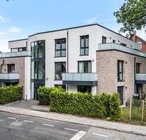 Neuwertige 3-Zimmer-Wohnung mit Dachterrasse, Balkon und TG-Stell - Wedel