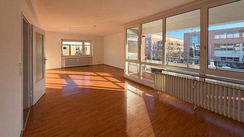 Foto - Geräumige Mietwohnung - 3 Zimmer, Balkon, Küche, Bad