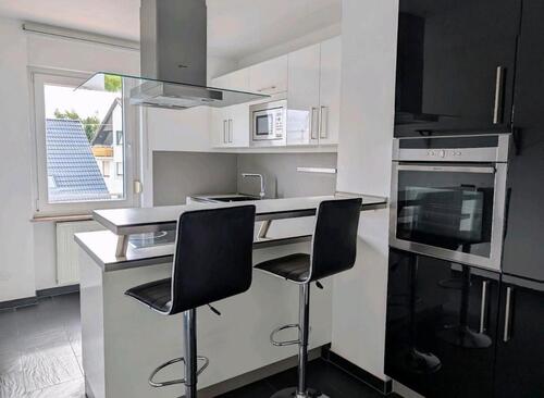 Foto - Helle 3-Zimmer-Wohnung mit Einbauküche, Loggia & Garage