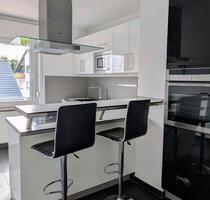 Helle 3-Zimmer-Wohnung mit Einbauküche, Loggia & Garage - Riegelsberg