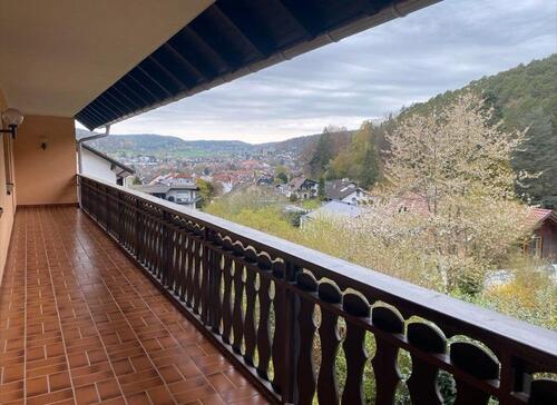 Foto - 4-Zimmer-Wohnung mit Balkon - 900,00&nbsp;EUR Kaltmiete, ca.&nbsp; 96,00&nbsp;m&sup2;