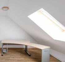 Kleines Büro direkt in Kronach - 150,00&nbsp;EUR Kaltmiete, ca.&nbsp; 10,00&nbsp;m&sup2; in Kronach (PLZ: 96317)