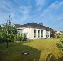 Moderner Winkelbungalow in Bad Doberan mit überdachter Terrasse
