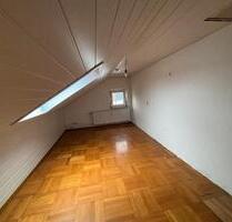 2 Zimmer Dachgeschosswohnung 900€ Warm - Welzheim
