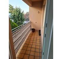 Helle 2-Zimmer-Wohnung mit Südwestbalkon in Krefeld-Inrath