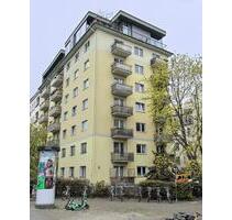 Stilvolle, sanierte 3-Zimmer-Wohnung mit Balkon u. EBK bezugsfrei - Berlin Friedrichshain-Kreuzberg