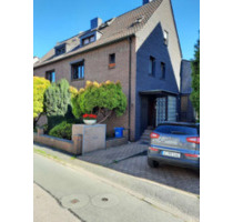 Kleine DG Wohnung in bester Lage von Frohnhausen zu vermieten - Essen Stadtbezirk III