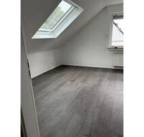 2 Zimmer Dachgeschosswohnung - 1.100,00&nbsp;EUR Kaltmiete, ca.&nbsp; 58,00&nbsp;m&sup2; in Troisdorf (PLZ: 53844) Bergheim