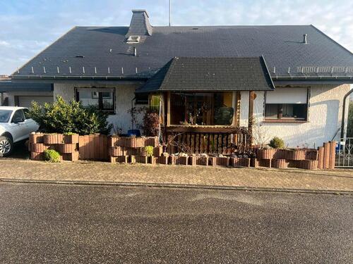Foto - Zweifamilienhaus mit Einliegerwohnung