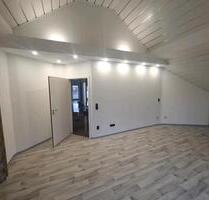 Große 102qm 3 Zimmer DG Wohnung mit 2 Balkonen, Fußbodenheizung - Walldürn