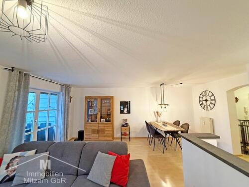 Foto - Zentrumsnahe 3-Zimmer-Erdgeschoss-Wohnung mit Garage in ruhiger Lage von Beilngries (Altmühltal) (Ref. 000970)