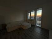 Foto - Möbilierte 2 Zimmer Wohnung mit großem Balkon & Aussicht