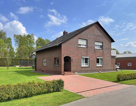Foto - Charmantes Einfamilienhaus mit Einbauküche, Balkon und Terrasse in ruhiger Lage von Strackholt