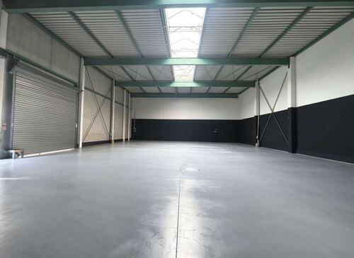Foto - Ebenerdige Lagerhalle mit 8 Meter Deckenhöhe in Berlin Reinickendorf zur Miete.