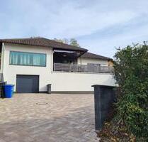 Exklusives Einfamilienhaus mit Panoramablick bis zum Wißberg - Wallertheim