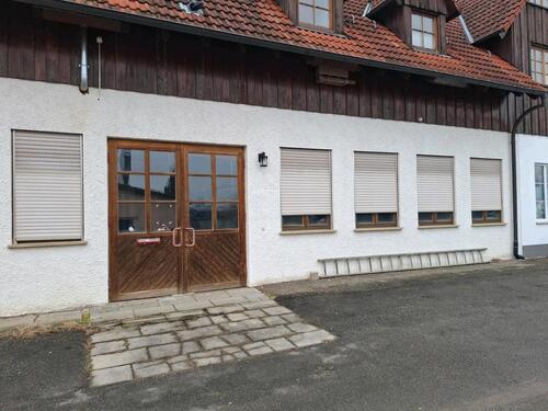 Foto - 60m² Lagerfläche mit großem Tor - ebenerdig, gut erreichbar