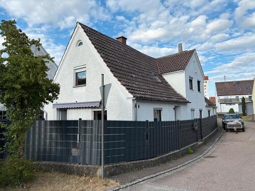 Foto - Teilrenoviertes Einfamilienhaus