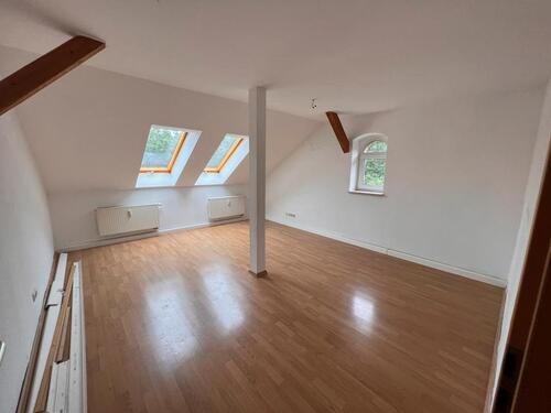 Foto - Große 5,5-Raum-DG-Wohnung mit Garten in ruhiger Lage