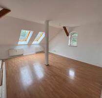 Große 5,5-Raum-DG-Wohnung mit Garten in ruhiger Lage - Penig