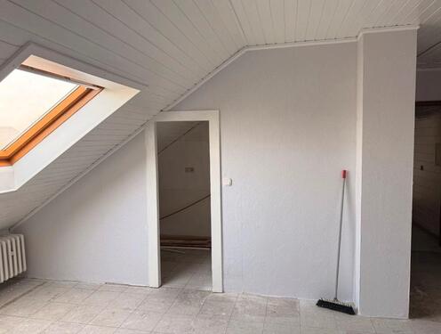 Foto - Renovierte, geräumige DG Wohnung