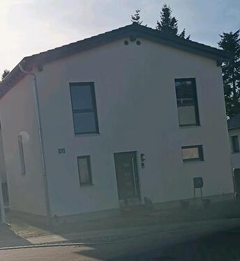 Foto - Modernes Einfamilienhaus (BJ 2023) in ruhiger Lage